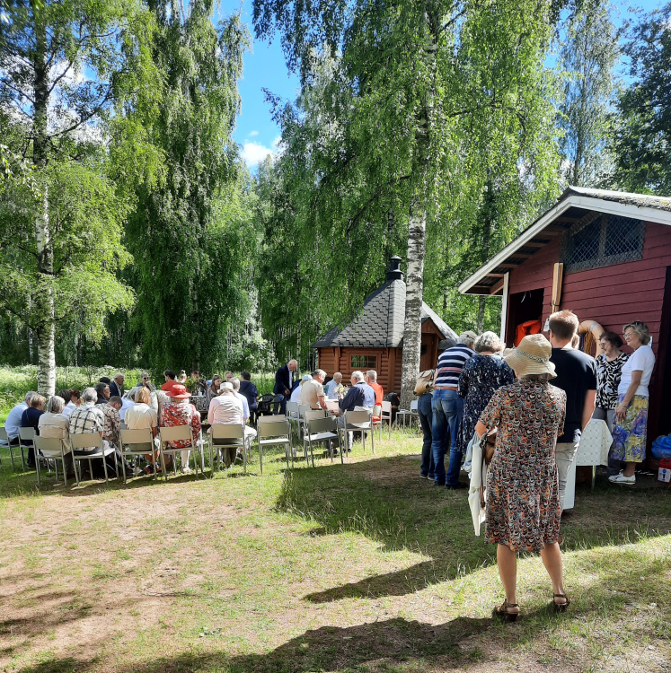 Kylmälahden ranta ja kota