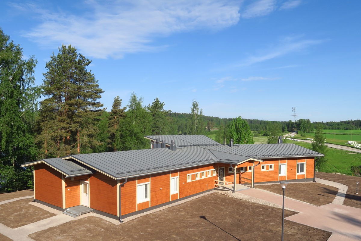 Avaa kuva isommaksi 2.6. juhlapäivän aamuna